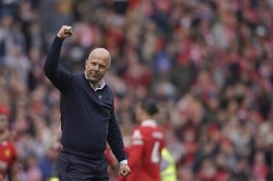 斯洛特：对若塔的致敬如此令人动容 小基耶萨在需要时站了出来