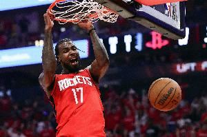 媒体人：感觉火箭可能给伊森准备了5年9000万和4年8000万两份合同