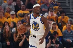 记者:你进入联盟时是3D球员 巴特勒:什么?那时候我有D没3的