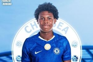 邮报:厄瓜多尔16岁小将已和切尔西预签合同,年满18岁正式加盟